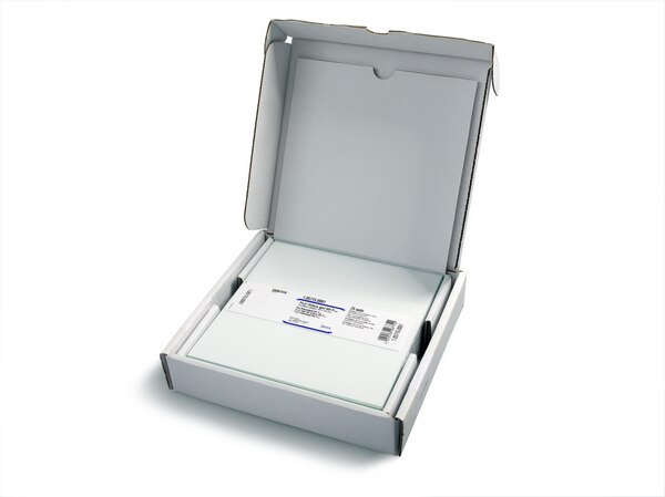 1.05715.0001 Glass TLC plates with silica gel and fluorescent indicator F254, 20×20 cm, pack of 25 – for thin layer chromatography.